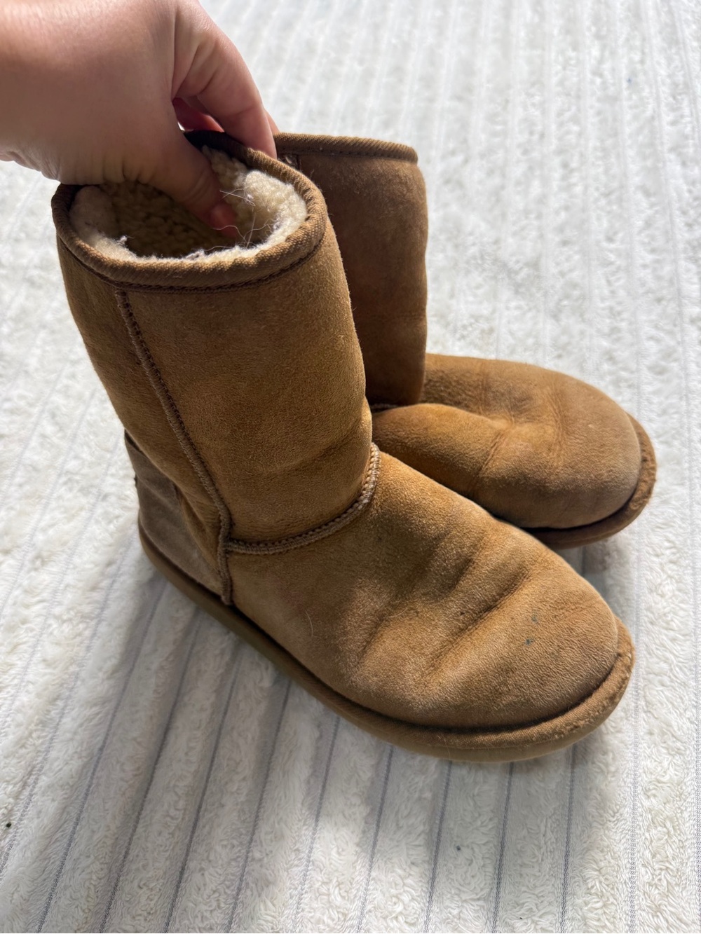 UGG Australia Classic Short Brown Suede Sheepskin Lined Mid-Calf Boots US 6